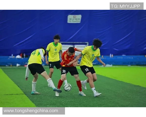 足球明星穿着10号球衣的精彩瞬间与背后的故事分享